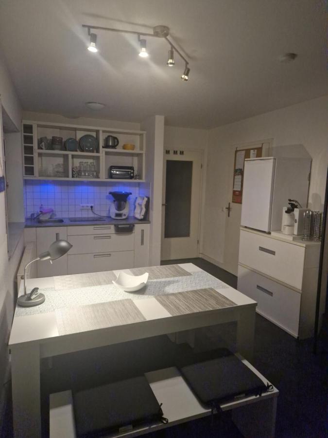 Souterrain-Wohnung Mit Kostenlosem Stellplatz Leipzig Dış mekan fotoğraf